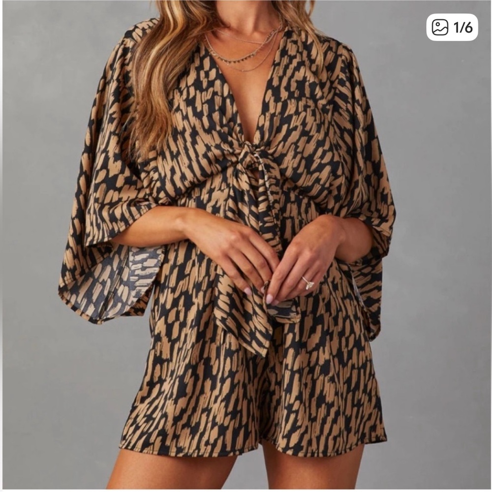 VICI ‘Scratch That’ Romper Size Large NWT